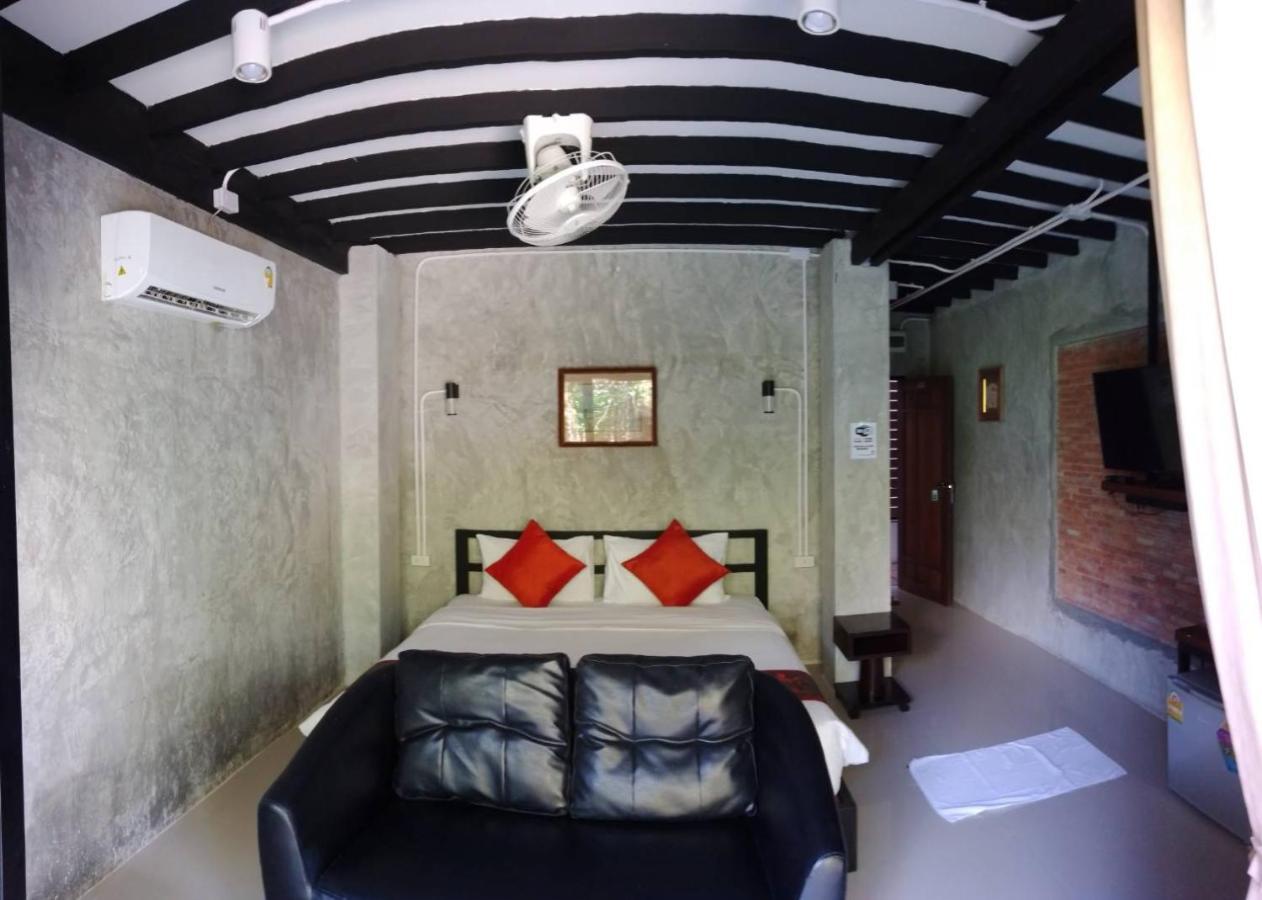 White Jail At Koh Tao Hostel Ngoại thất bức ảnh