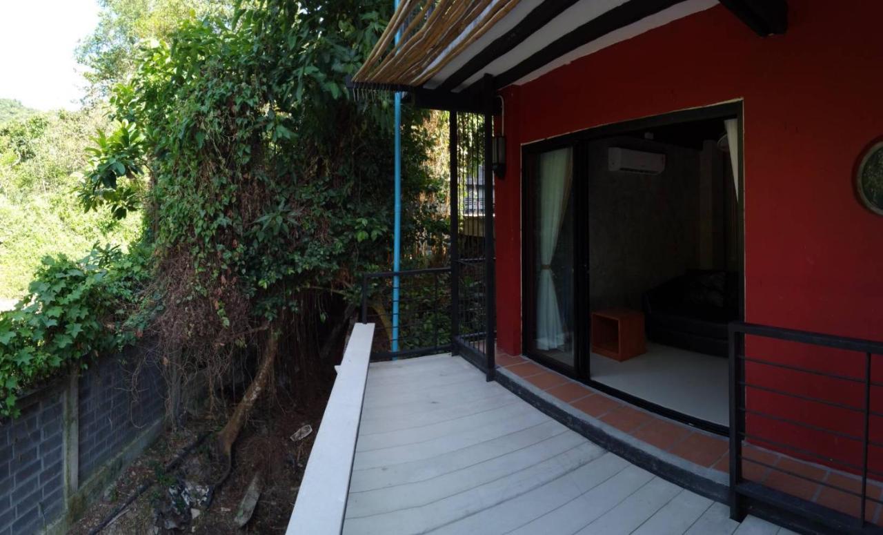 White Jail At Koh Tao Hostel Ngoại thất bức ảnh