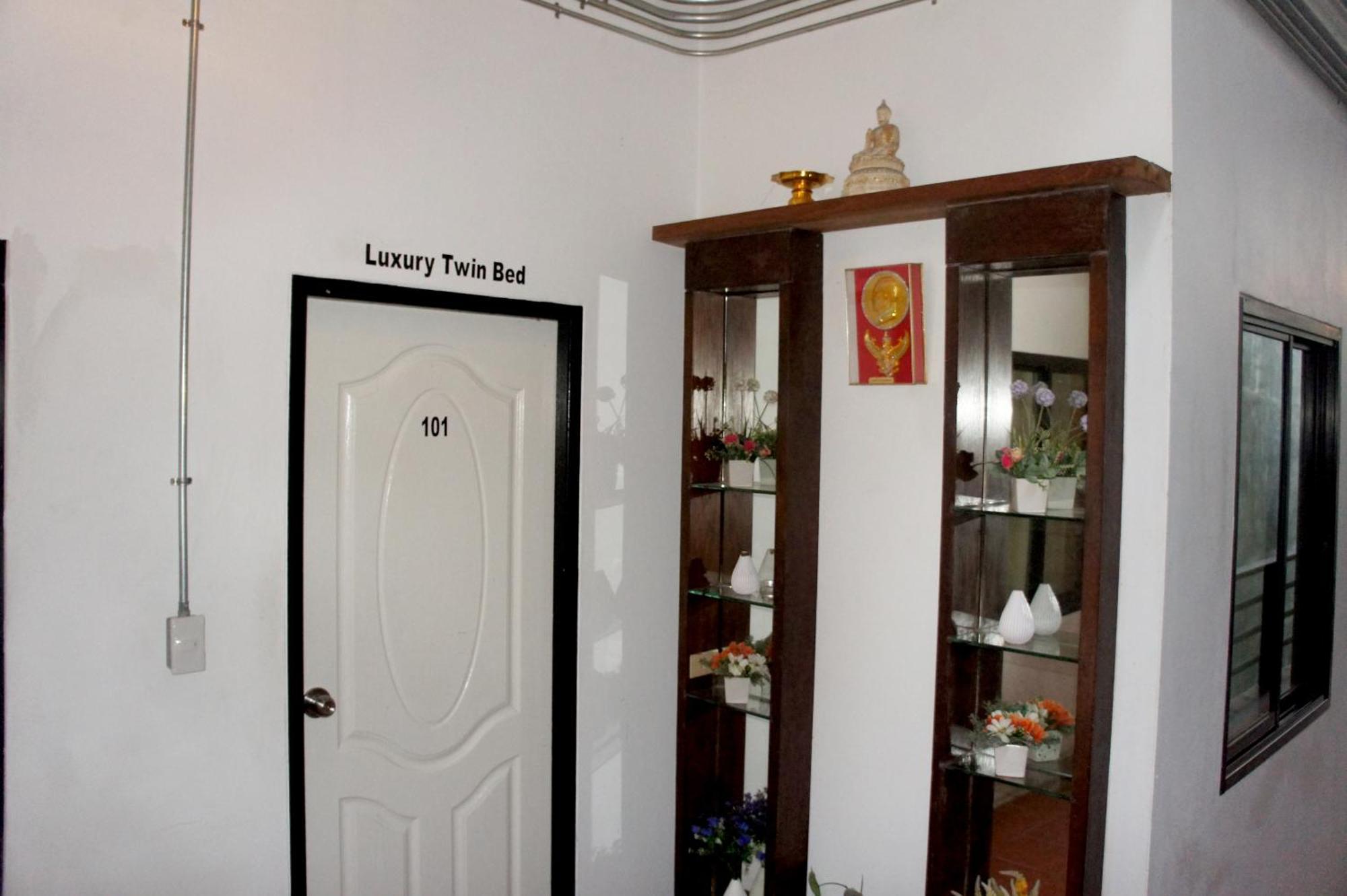 White Jail At Koh Tao Hostel Ngoại thất bức ảnh