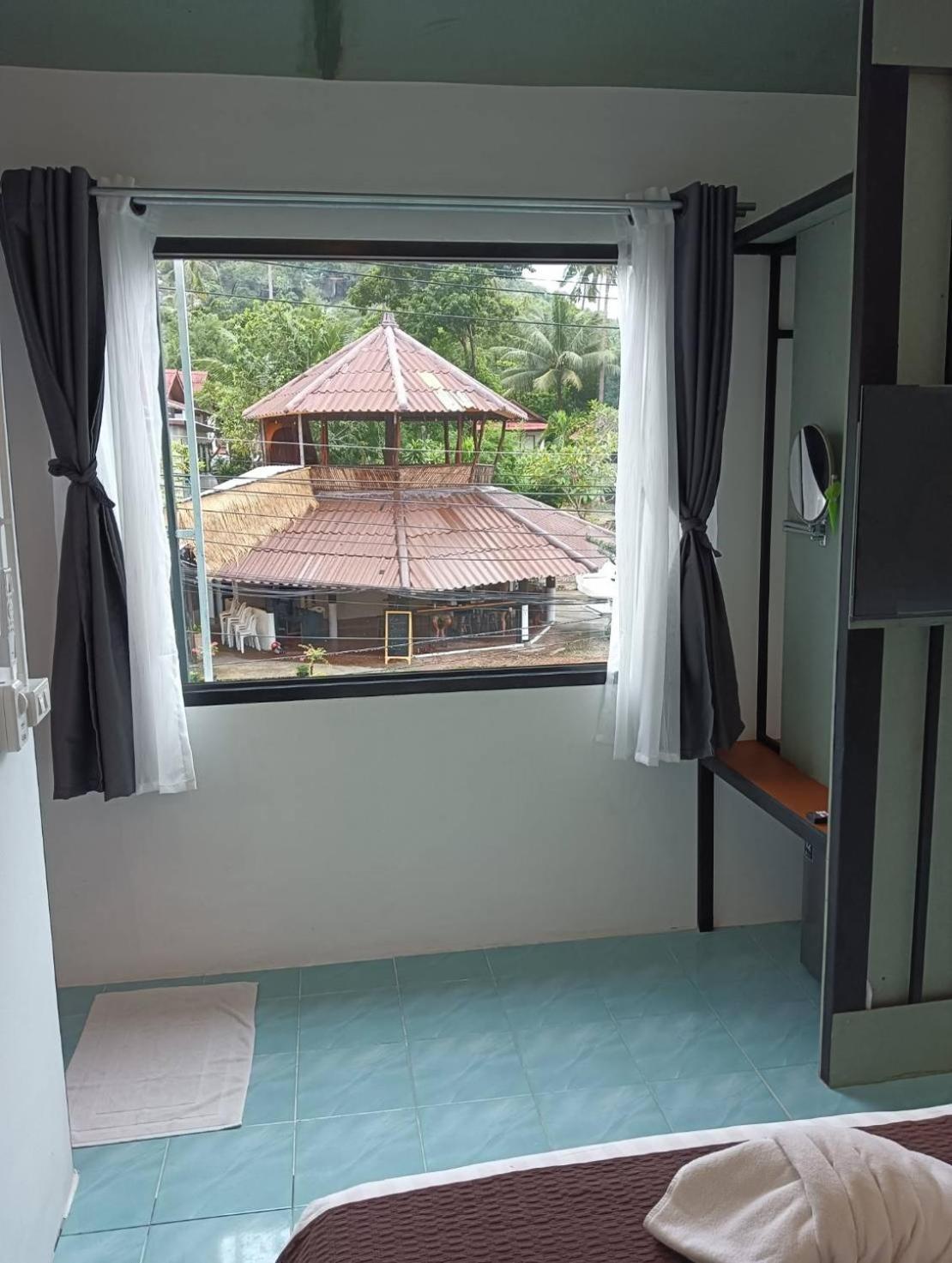 White Jail At Koh Tao Hostel Ngoại thất bức ảnh