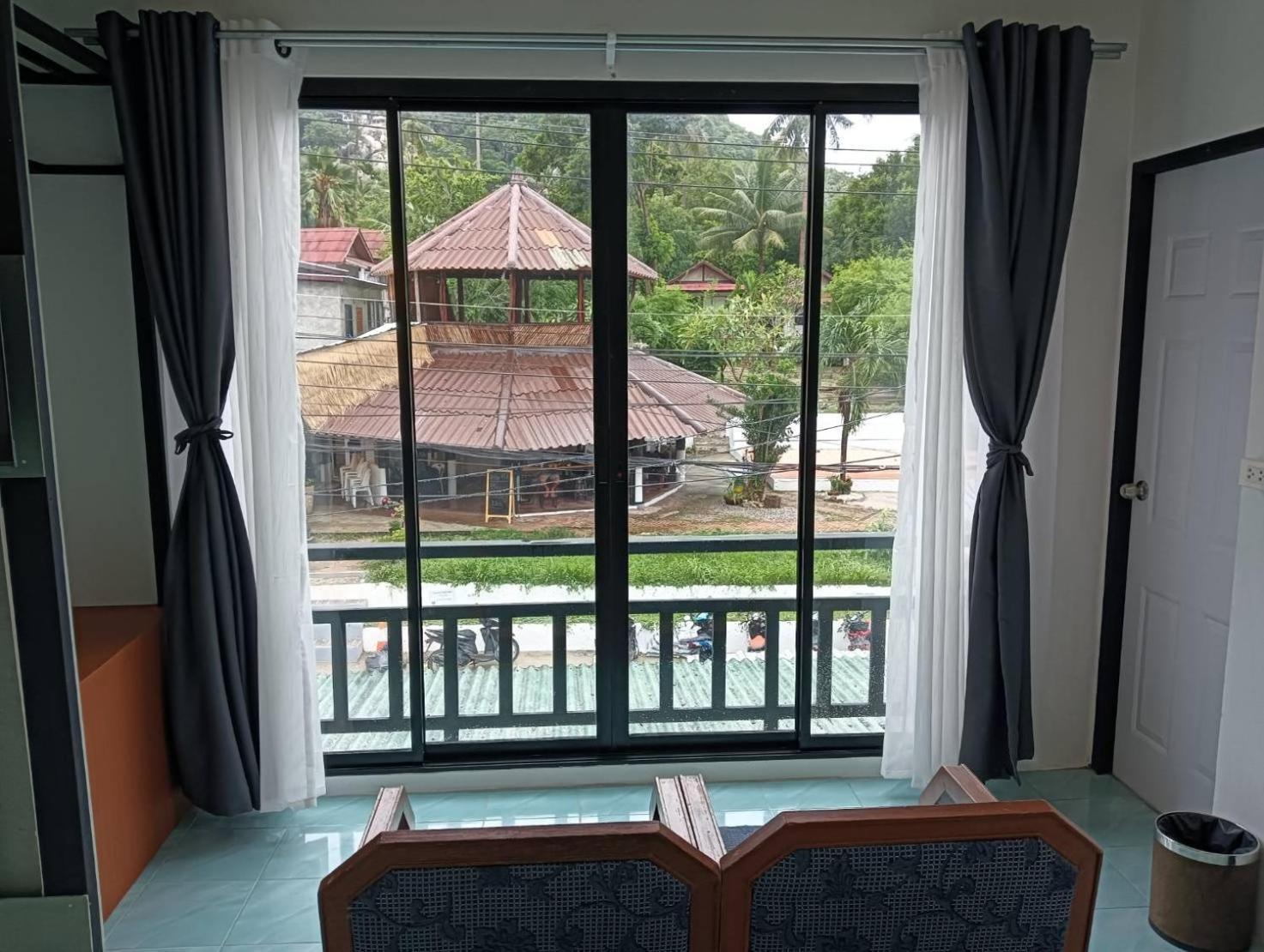 White Jail At Koh Tao Hostel Ngoại thất bức ảnh