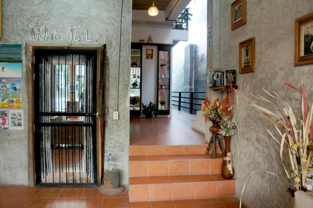 White Jail At Koh Tao Hostel Ngoại thất bức ảnh